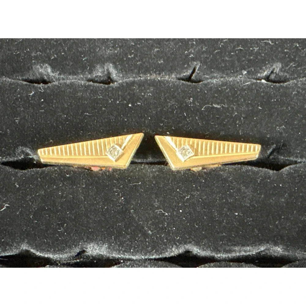Vintage Mens Gold Tone Mid Century Geometric Ribbed Cufflinks R Hallmark Retro